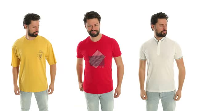 Üretimimizden çıkan tişörtlerin manken sunumu